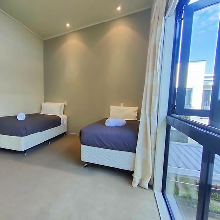 Апартаменты Mount Stunner With King Beds Маунт-Маунгани Экстерьер фото